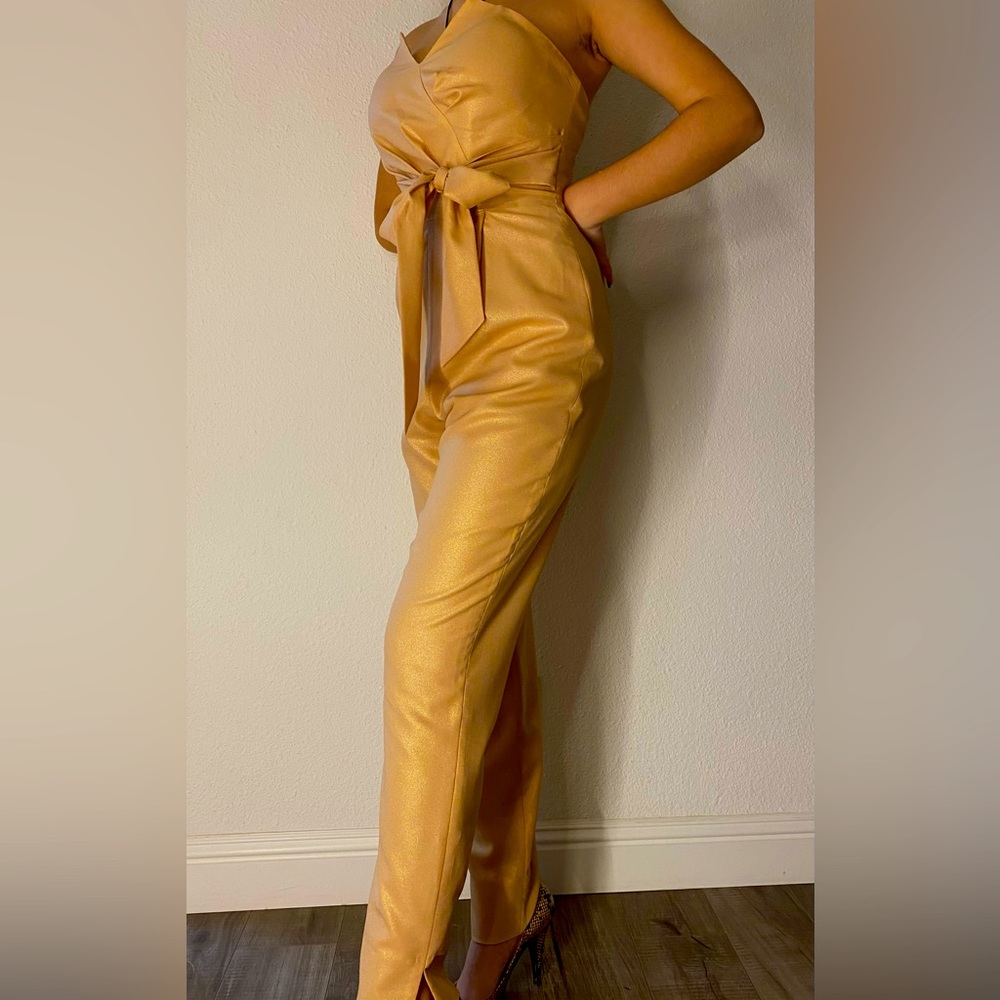 STRAPLESS JUMPSUIT FROM BEBE